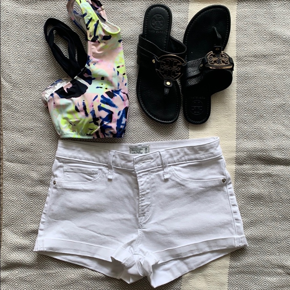 NWOT Abercrombie shorts